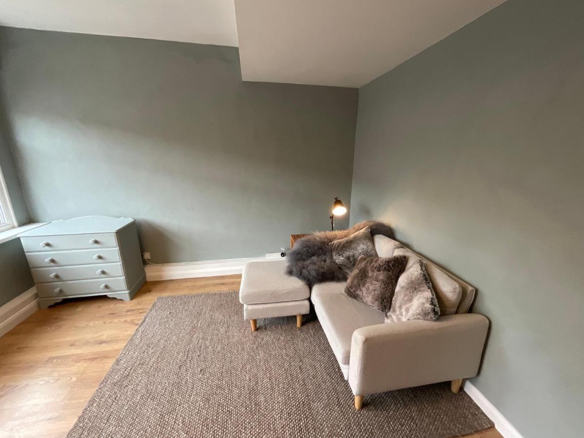 Fab Stay UK: Coastal Retreat with Secure Parking Dover Exterior photo
