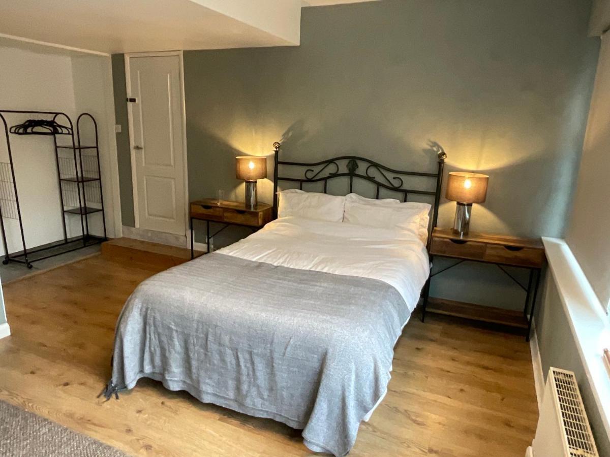 Fab Stay UK: Coastal Retreat with Secure Parking Dover Exterior photo